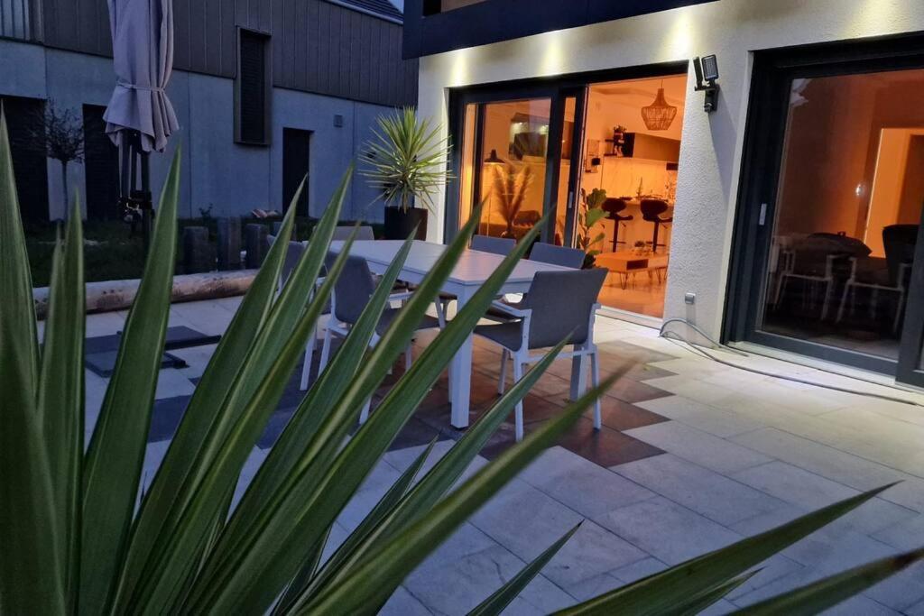 Suite Prestige Logement Neuf Avec Spa Et Ecran De Cinema En Rez De Jardin Colmar Exterior foto